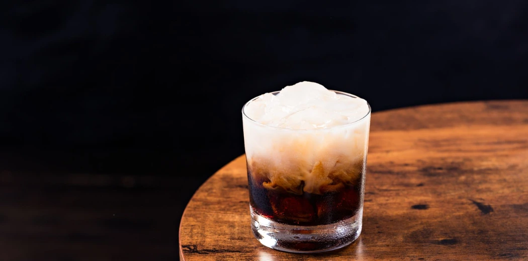 black-e-white-russian-drink